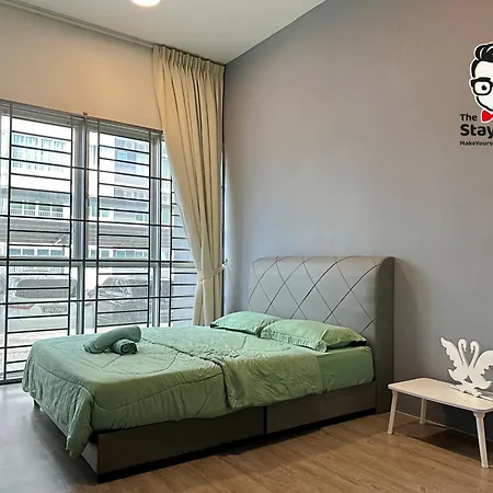 Liberty Grove Near Airport By Staycation Homestay Kuching Exterior photo