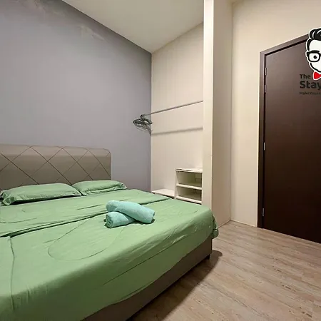Liberty Grove Near Airport By Staycation Homestay Kuching Exterior photo